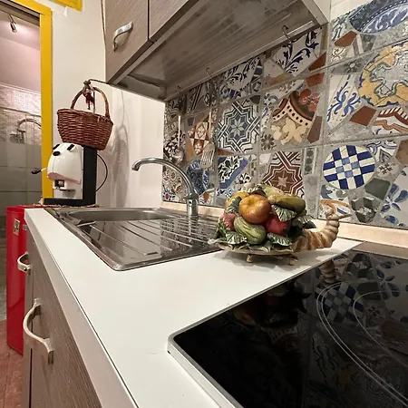Apartament Industrial Annare Neapol
